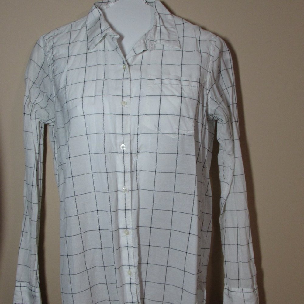 GAP Button Up Dress Shirt